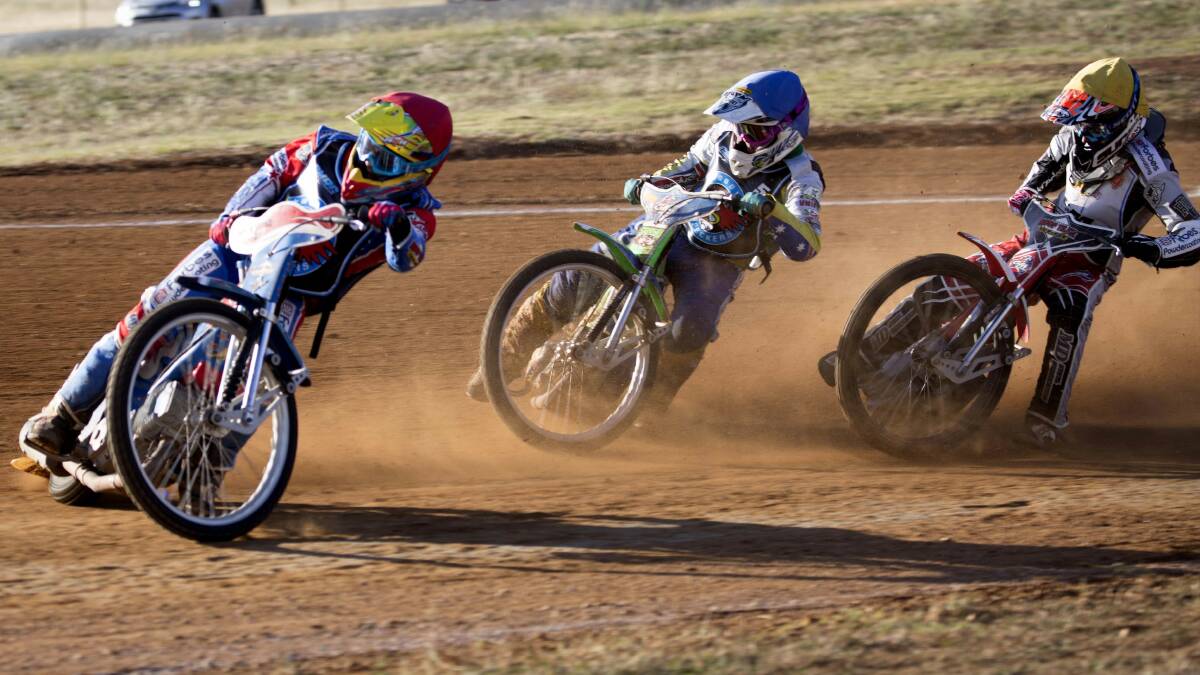 Ben Cook leads team mate Jack Holder and brother Zach Cook in close third. Photo by FoTenX Photography.