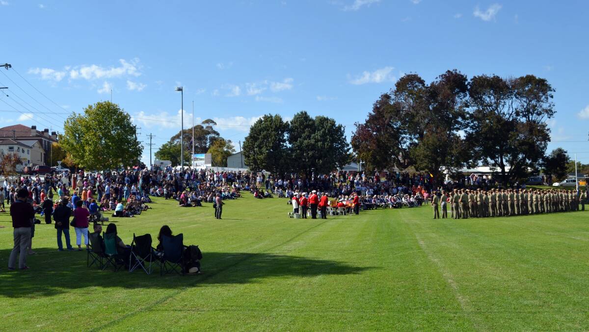 Hundreds of people turned up to the Anzac Parade in Cowra.