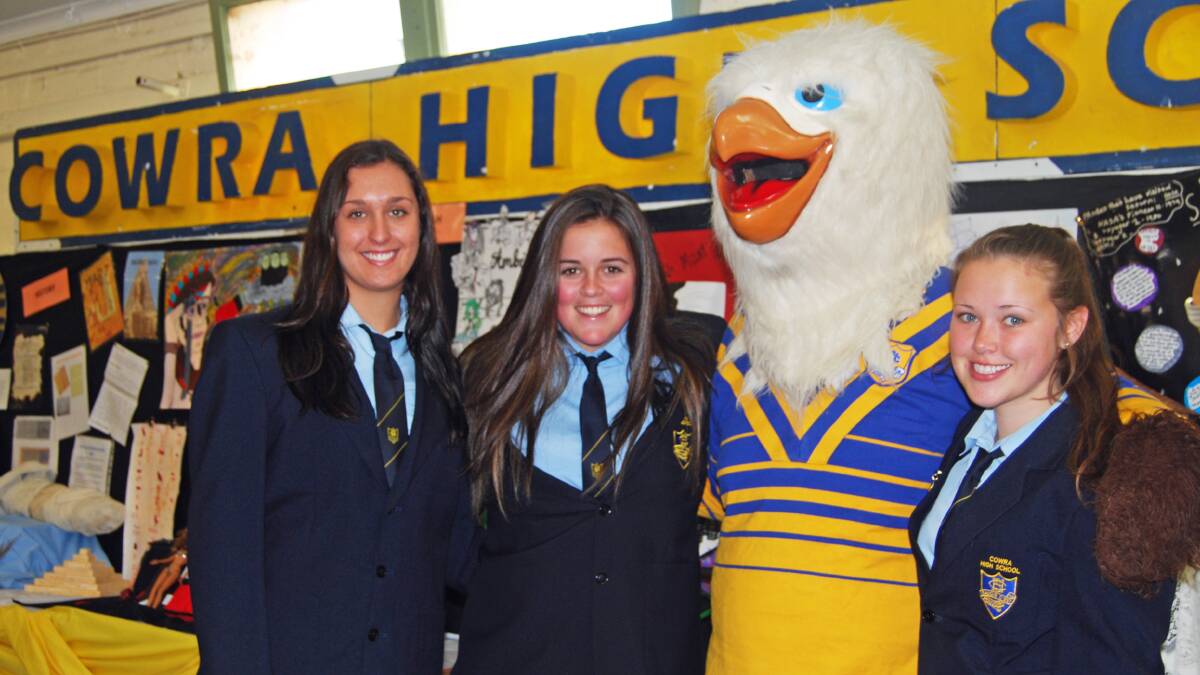 Sancia Baratto, Bonnie Keys, Dylan Oliver, aka Eddie the Eagle (Cowra High School mascot) and Emily Murphy represent their school.