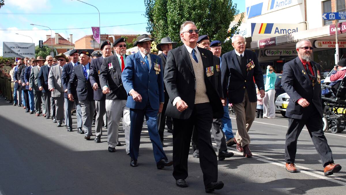 Anzac day 2012: veterans leading Cowra's traditional parade down Kendal St