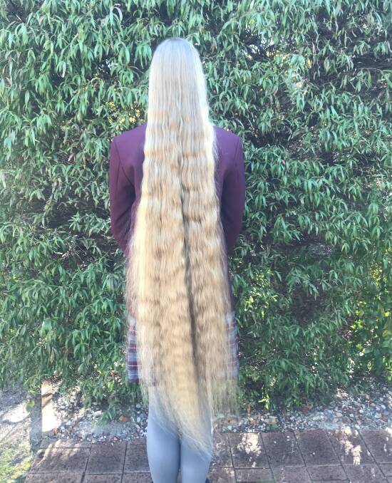 Modern-day Rapunzel's first haircut is for a good cause