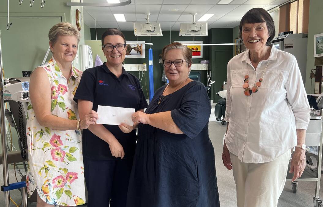 Jean Sandberg (left) and Maureen Knight (right) with Clinical nurse specialists Sam Doorey and Sue Mangion at the Cowra Hospital.
