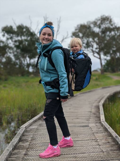 Hands-free with all the essentials, the Jumply carrier has space for nappies, wipes, rain and sun protection and is lightweight. 