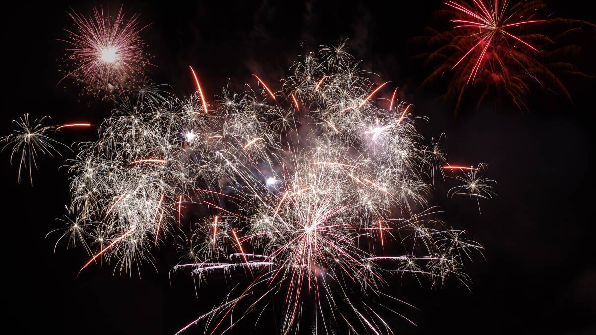 The 10th long weekend fireworks will be held at Wyangala on Sunday.