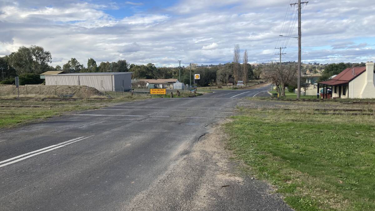 Cowra residents urged to take care at Brougham Street rail crossing