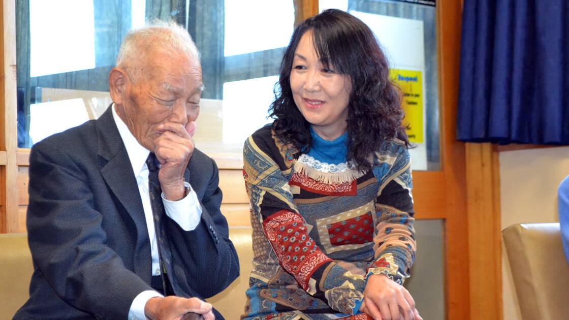 Teruo Murakami and translator Professor Mami Yamada in Cowra in 2014. Photo Belinda Cleary.