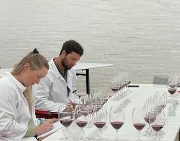 The public tasting for the 2021 Cowra Wine Show will now be held in February, 2022.