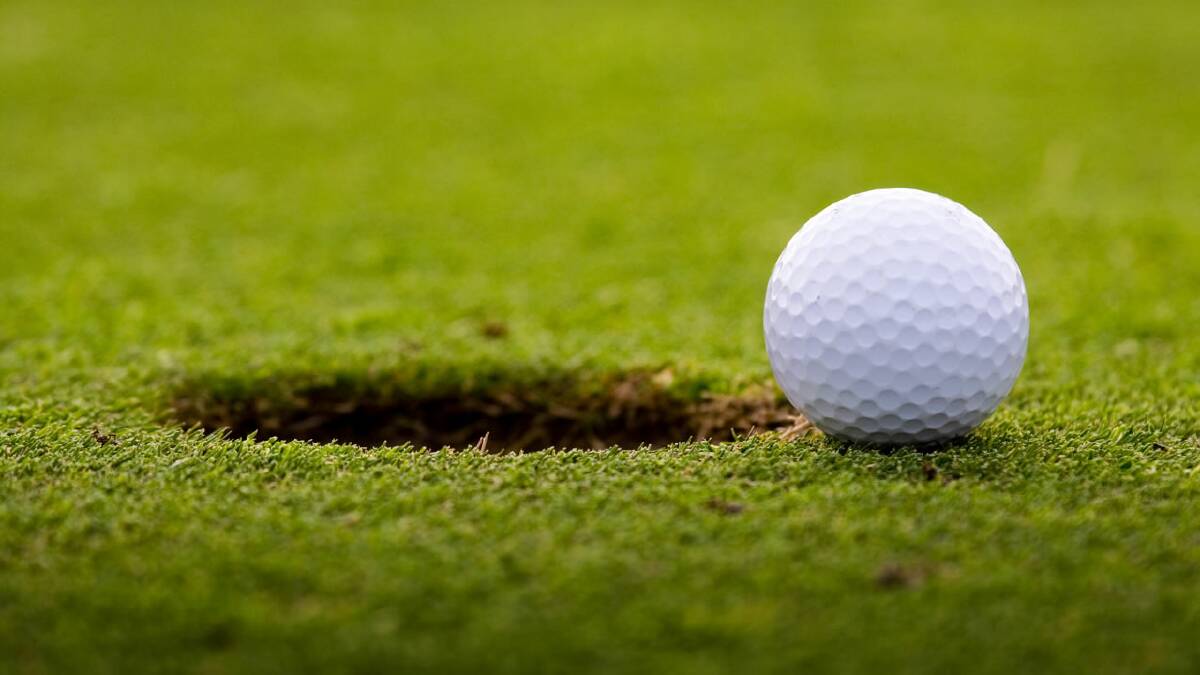 Lefties take on righties on the greens during weekend golf