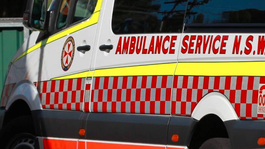 The driver a 4WD that crashed into a tree near Canowindra was rushed to Orange Hospital. File picture.