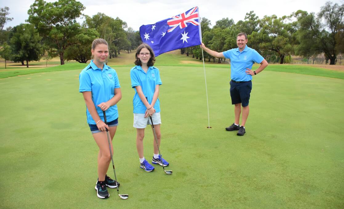 Maddie Brown, Erin Fraser and Cowra Golf Club Professional Tom Perfect. 