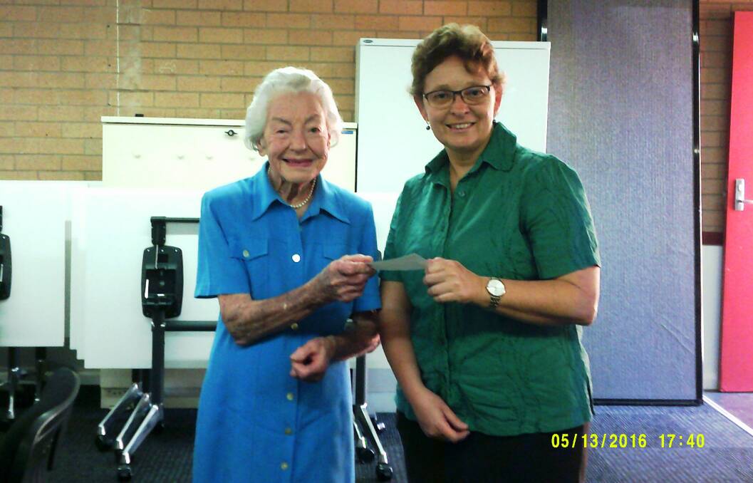 Mrs Isabel Bensley OAM and grant recipient Catherine Anderson. 