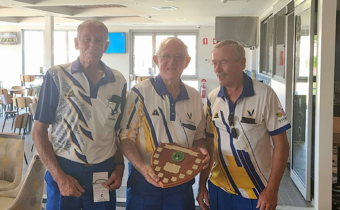 C Grade Pairs winners Mike Bonnor and John Probert with President Alan Anderson.