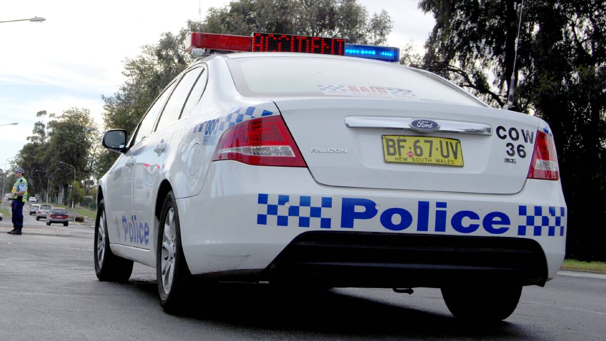Woman hit by car at traffic lights in Cowra CBD