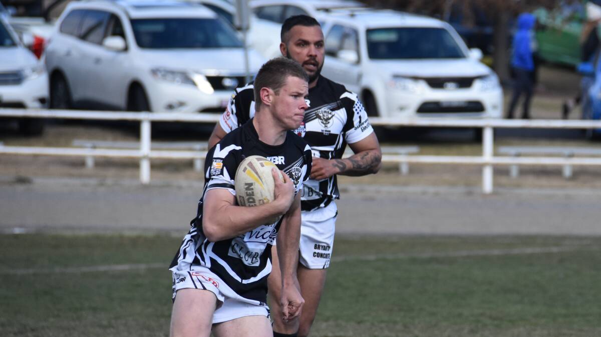 Zac Browne aims up the Lithgow line in Cowra's 34-28 win over Lithgow on Sunday.