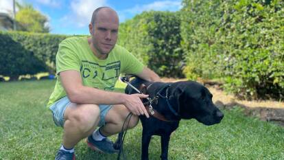 Wauchope resident Anthony Mahr is asking people not to pat or feed his guide dog. Photo: Liz Langdale. 