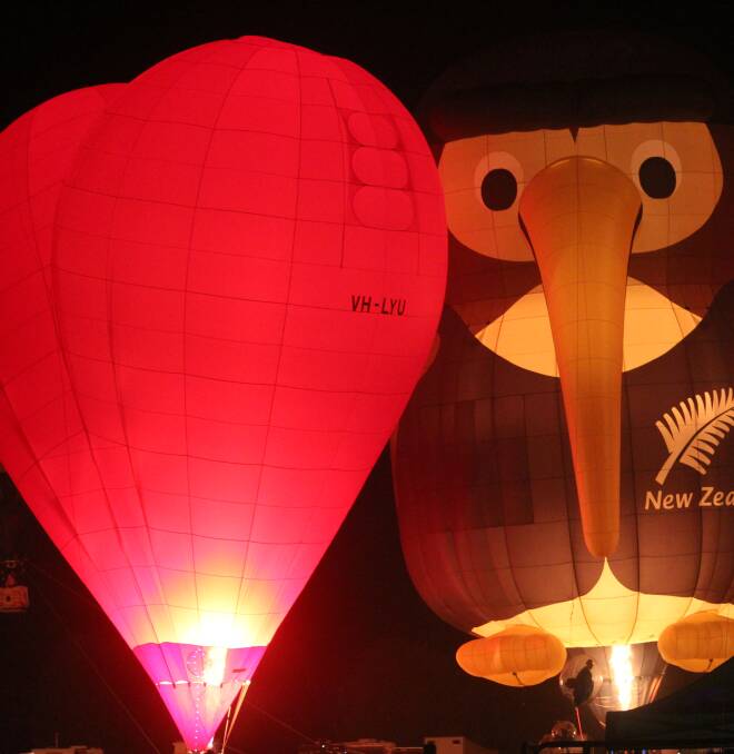 The kiwi and heart balloons were stars of the Cabonne Country Balloon Glow.