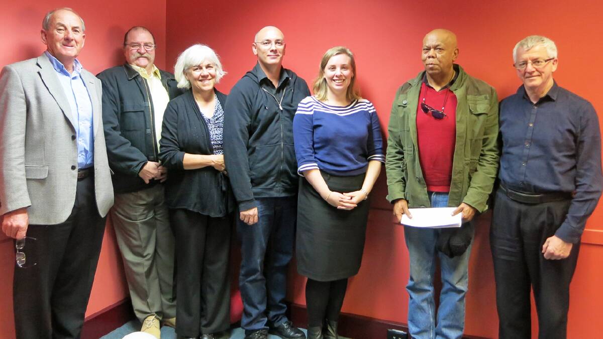 Mayor Bill West, Mr Geoffrey Steele, Dr Jill Guthrie, Dr Lawry Bamblett, Mr Les Coe, Prof Michael Levy, AM met recently in Cowra to discuss the next phase of the research which includes a Community Forum planned for early 2015.